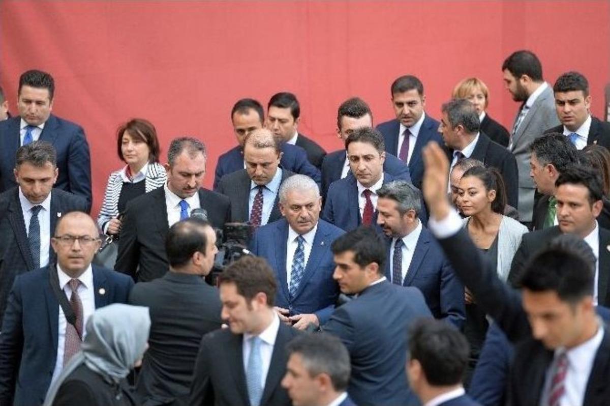 Başbakan Yıldırım&rsquo;dan Kadınlara &Ccedil;ağrı