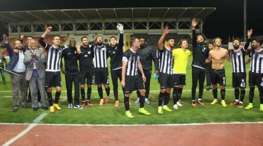 Manisaspor Havaya Girdi