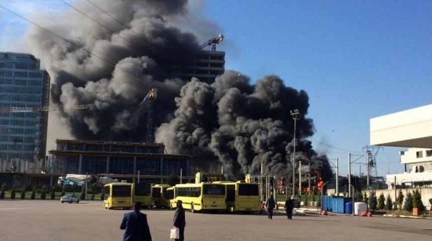 Bursa&rsquo;da Yangın &Ccedil;ıktı, Metro Seferleri Durduruldu