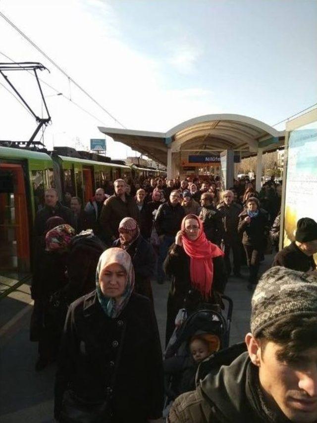 Bursa’da Yangın Çıktı, Metro Seferleri Durduruldu