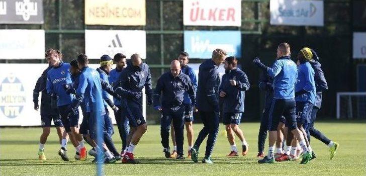Fenerbahçe, Feyenoord Maçının Hazırlıklarına Başladı G1