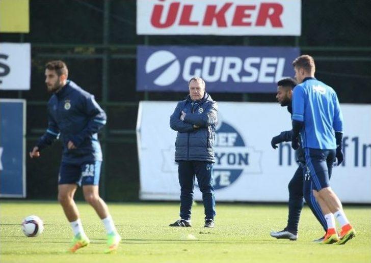 Fenerbahçe, Feyenoord Maçının Hazırlıklarına Başladı G5