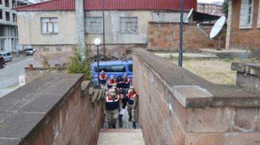 Jandarmanın Titiz &Ccedil;alışması Soygunu &Ccedil;&ouml;zd&uuml;