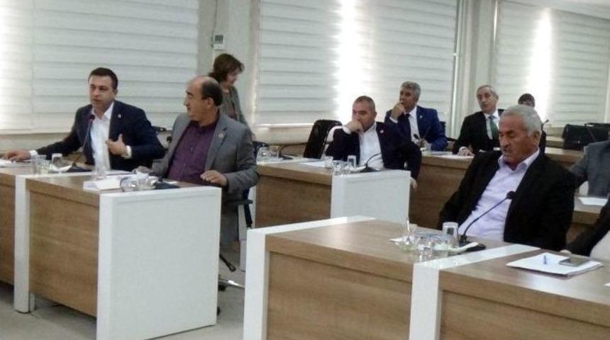 Meclis&rsquo;te &ldquo;sizin Lideriniz Pkk&rsquo;lı Değil Mi?&rdquo; Gerginliği