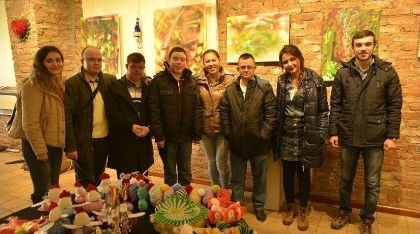 Bir Yıllık Emeklerini &ldquo;kalbimizden, Emeğimizden&rdquo; Adlı Sergiyle Ta&ccedil;landırdılar