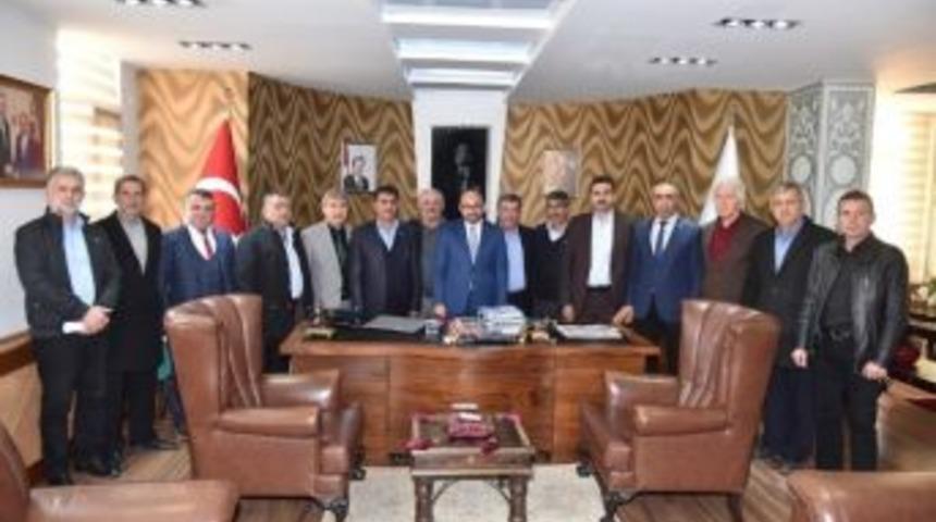 Kartepe Mevcut Muhtarlar Derneği, Başkan &Uuml;z&uuml;lmez&rsquo;i Ziyaret Etti