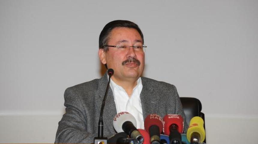 Melih G&ouml;k&ccedil;ek'ten Sarıg&uuml;l'e sert tepki