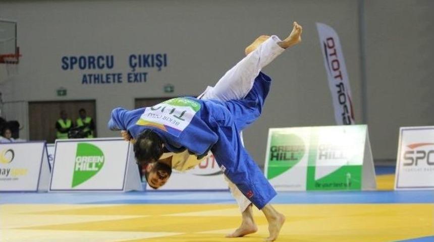 Kağıtsporlu Judoculardan 4 T&uuml;rkiye Derecesi