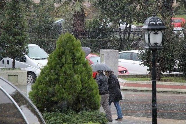 Samsun’a Yılın İlk Karı Düştü