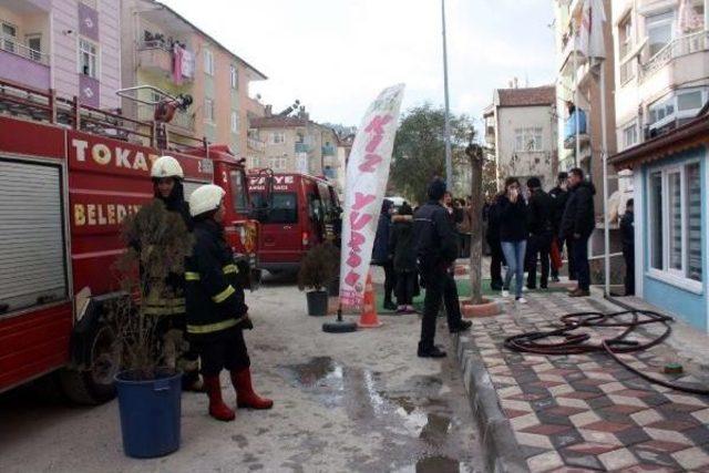 Kız Öğrenci Yurdunda Yangın Paniği