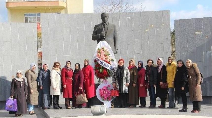 Ak Partili Kadınlar 5 Aralık Kadın Hakları G&uuml;n&uuml;n&uuml; Kutladı