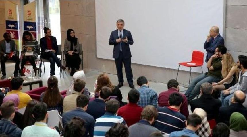 11'inci Cumhurbaşkanı G&uuml;l, Adını Taşıyan &Uuml;niversitede Derse Katıldı