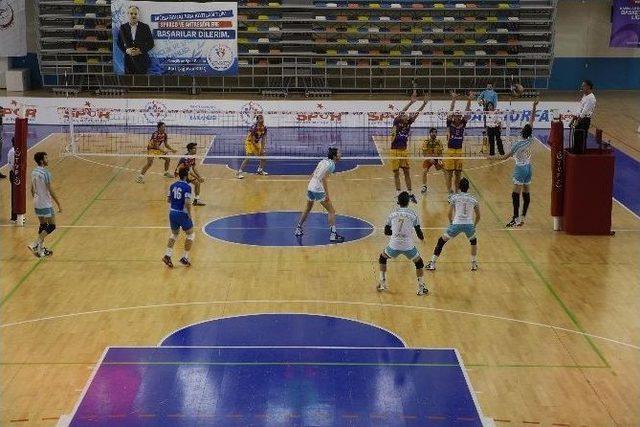Haliliye Voleybol Takımı Peyasspor’u 3- Yendi