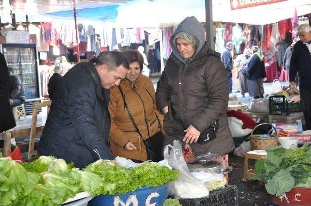 Uysal, Pazar Esnafını Ziyaret Edip Çalışmaları İnceledi