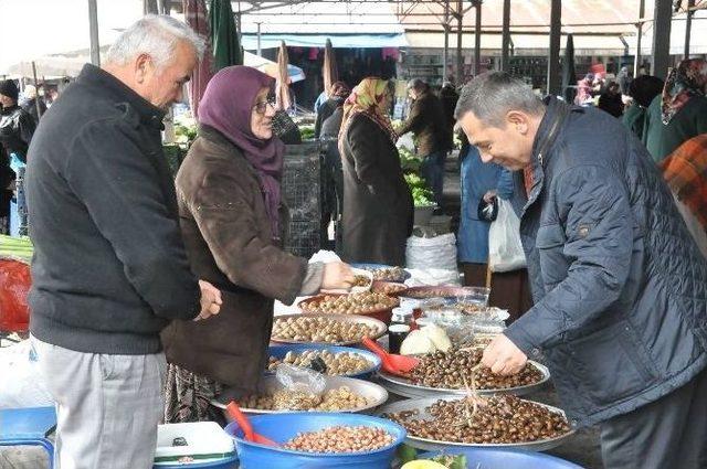 Uysal, Pazar Esnafını Ziyaret Edip Çalışmaları İnceledi