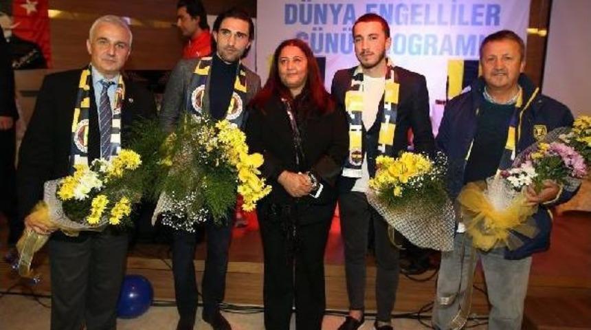 Fenerbah&ccedil;eli Futbolcular Engellilerle Bir Araya Geldi