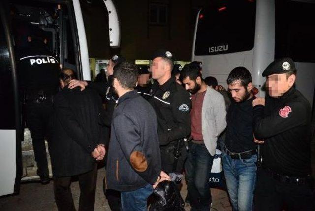 Polisi Şehit Eden Şüpheli Adliyeye Zırhlı Araçla Getirildi (2)