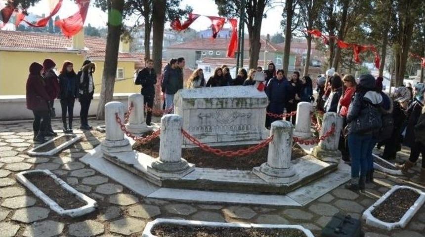 Vatan Şairi Namık Kemal Mezarı Başında Anıldı