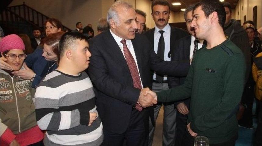 Elazığ&rsquo;da Engelliler Bir Araya Geldi