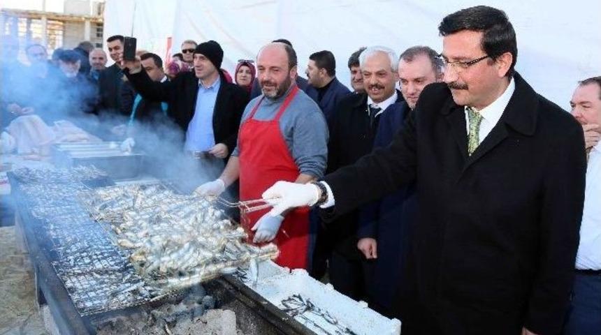 Ke&ccedil;i&ouml;ren&rsquo;de Hamsi Festivali Coşkusu