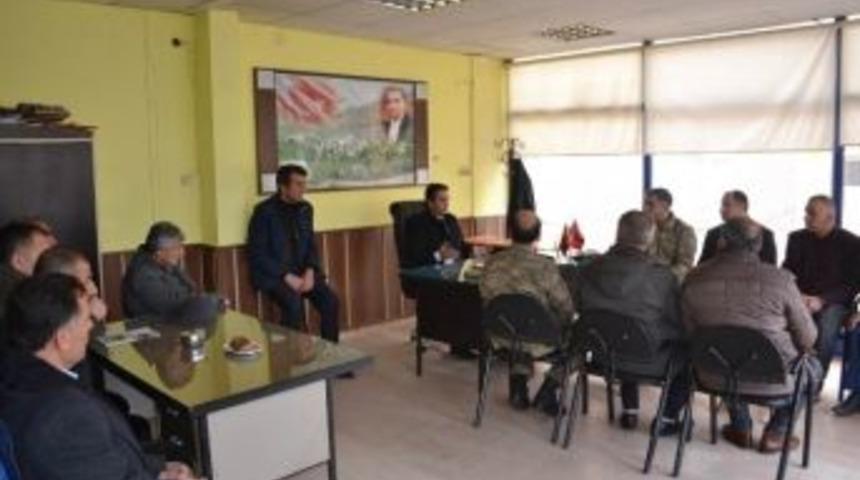 Kaymakam D&uuml;ndar, G&uuml;venlik Korucularının Taleplerini Dinledi