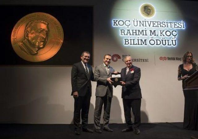 Koç Üniversitesi Rahmi M. Koç Bilim Madalyası Prof. Dr. Aydoğan Özcan’In Oldu