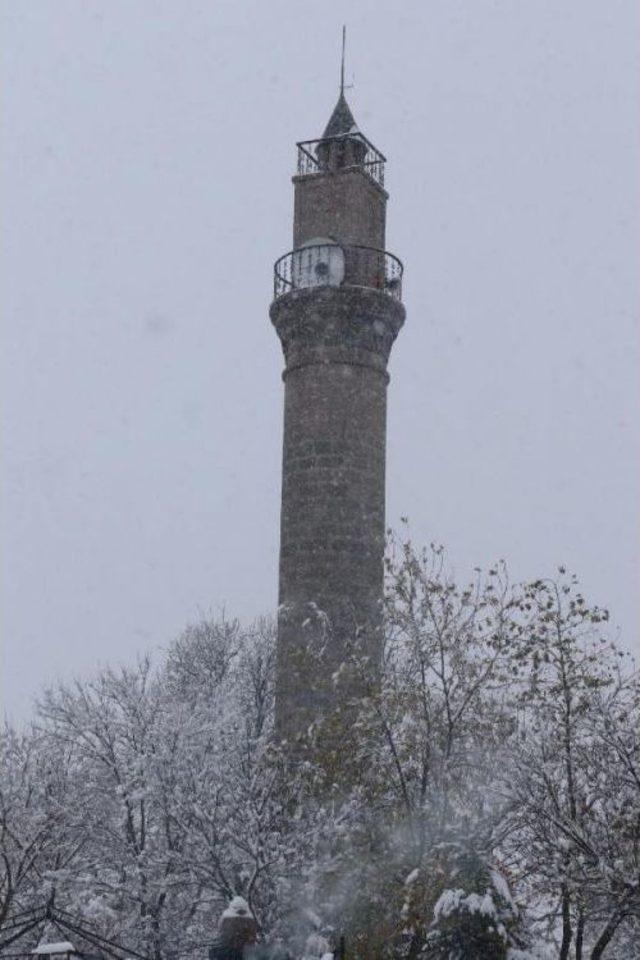 110 Yıllık Saat Tamir Ediliyor