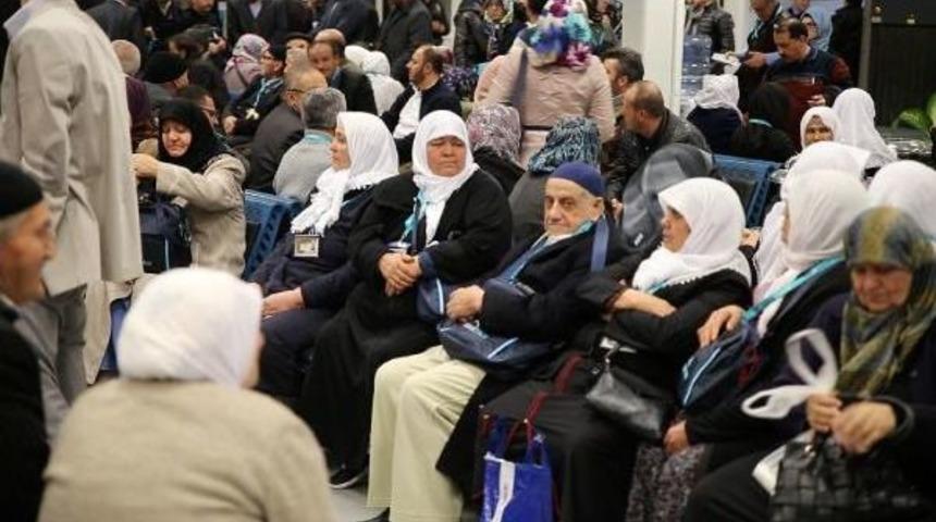 Uşak Havalimanı'ndan Ilk Umre U&ccedil;uşu Yapıldı