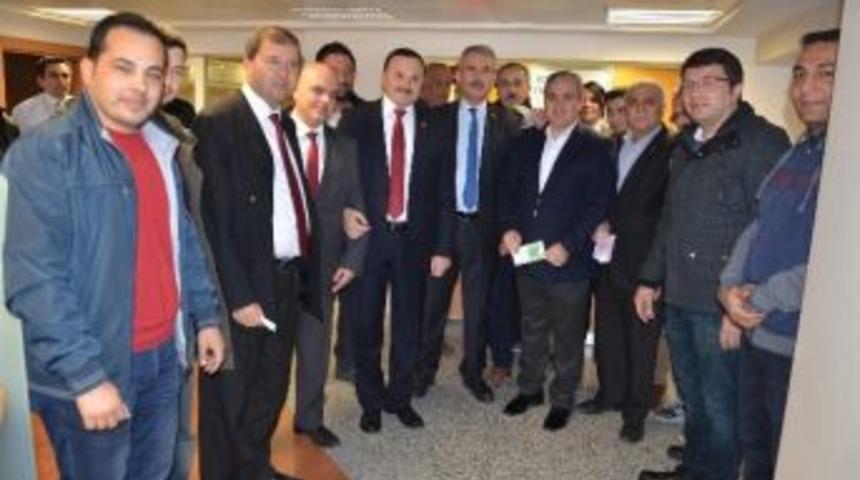 Somalılar, Dolarlarını T&uuml;rk Lirası&rsquo;na &Ccedil;eviriyor