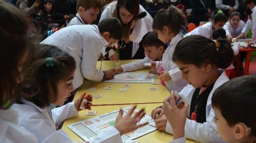 Minikler Doktorluğa İlk Adımı Piazza&rsquo;da Attı