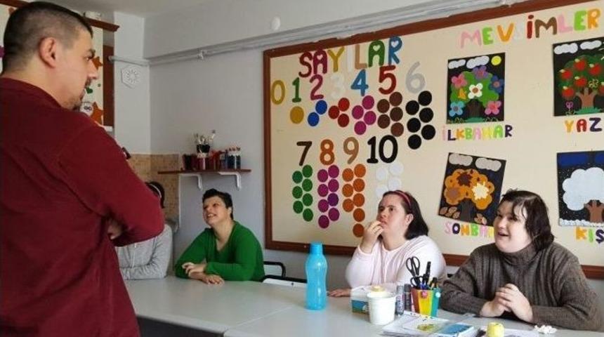 Engelli Bireylere Hayvan Sevgisi Aşılandı