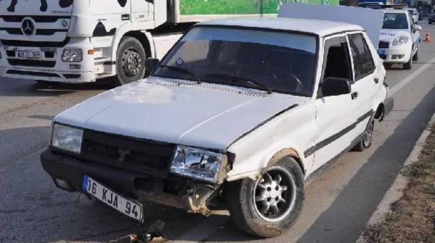 K&ouml;peğe &Ccedil;arpan Otomobilin S&uuml;r&uuml;c&uuml;s&uuml; Yaralandı