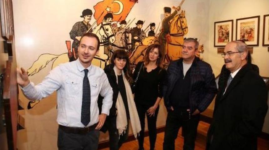 Yılmaz &Ouml;zdil, Eskişehir'deki Kurtuluş M&uuml;zesi'ne Hayran Kaldı
