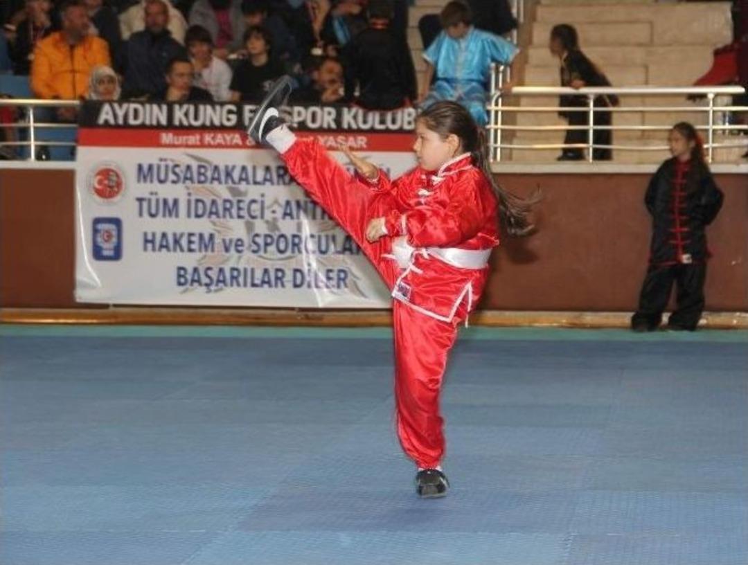 Wushu - Kung Fu Festivali Aydın&rsquo;da G&ouml;z Kamaştırdı