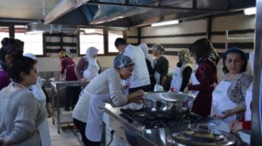 Konuralpli Aş&ccedil;ılar Osmanlı Mutfağı A&ccedil;tı