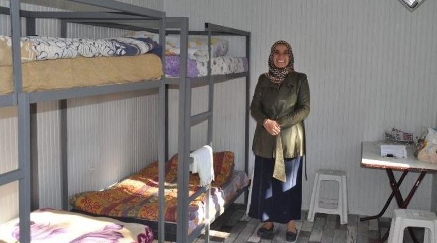 Sokaklarda Yaşayan Kimsesizlere Sıcak Yuva