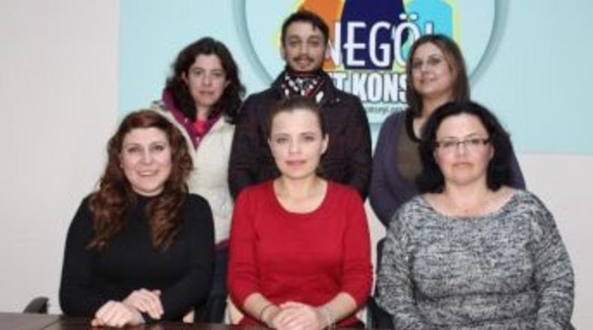 Kediler 6 Saat, K&ouml;pekler 17 Saat A&ccedil; Kalınca Donarak &Ouml;l&uuml;yor