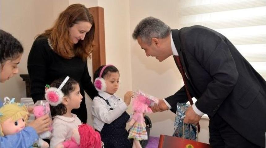 Vali Elban &Ccedil;ocuklarla Kahvaltıda Buluştu