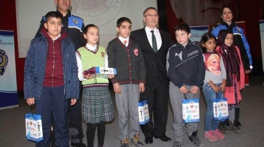 &lsquo;geleceğimiz &Ccedil;ocuklar&rsquo; Projesinde Dereceye Giren &Ccedil;ocuklar &Ouml;d&uuml;llendirildi