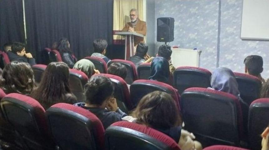 Yazar Bahadır Yenişehiroğlu &Ouml;ğrencilerle Buluştu