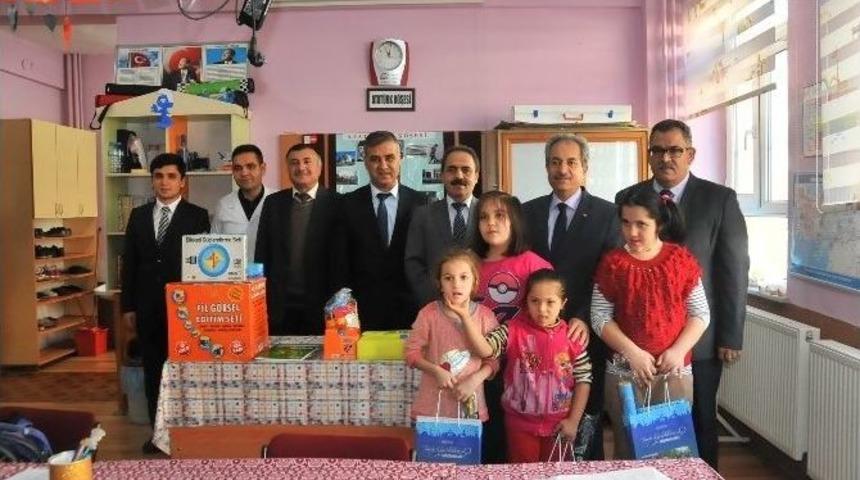Akşehir Belediyesi&rsquo;nden &Ouml;zel Eğitim Sınıflarına Kırtasiye Seti Ve Materyal Desteği