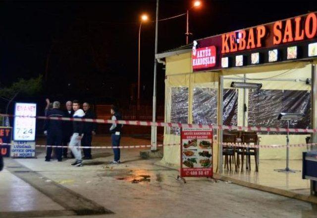 Adana Otogarı'nda Seyyar Satıcı Kavgası: 1 Ölü, 2 Yaralı