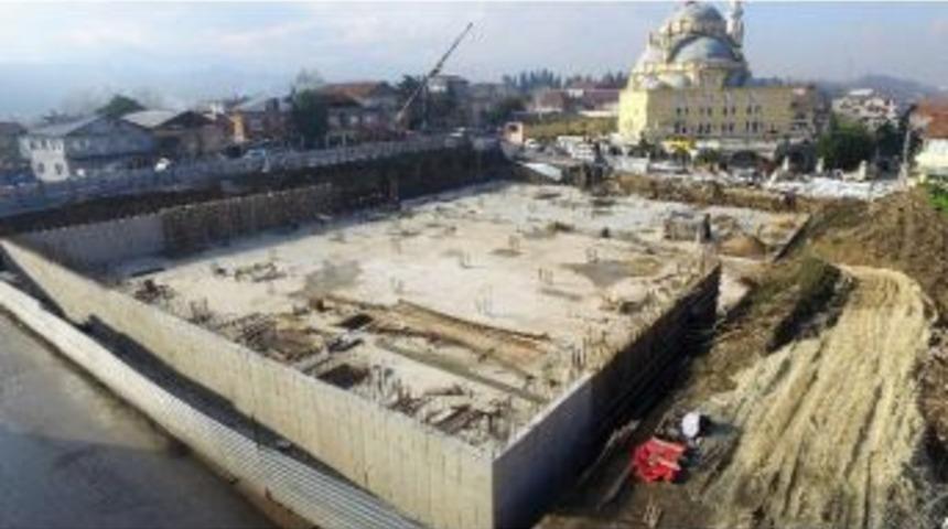 Başiskele Mehmetağa Mahallesindeki Meydan Yapım Çalışması Devam Ediyor