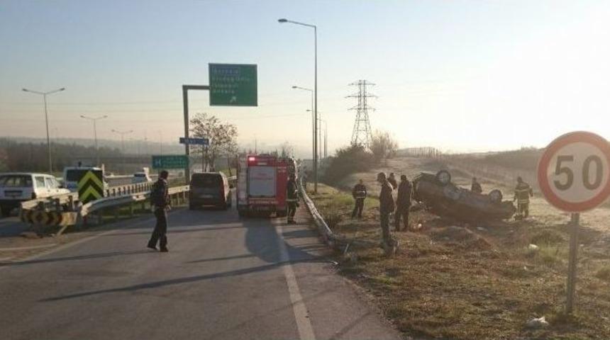 Özel Otomobil Otobanda Takla Attı: 3 Yaralı