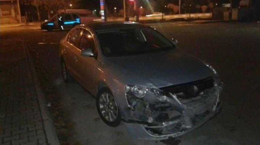 G&ouml;lbaşı İl&ccedil;esinde Otomobil İle Motosiklet &Ccedil;arpıştı: 1 Yaralı