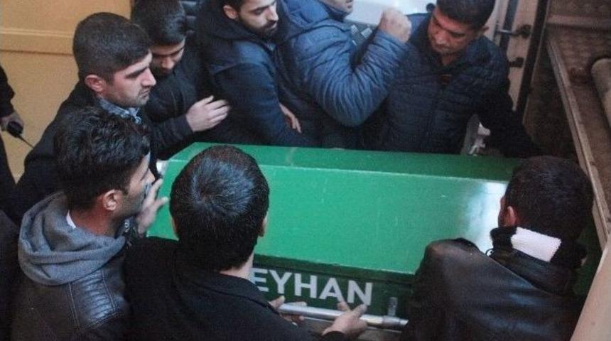 Evden Uzaklaştırılan Koca Ve Ailesi, Gen&ccedil; Kadını D&ouml;verek &Ouml;ld&uuml;rd&uuml;