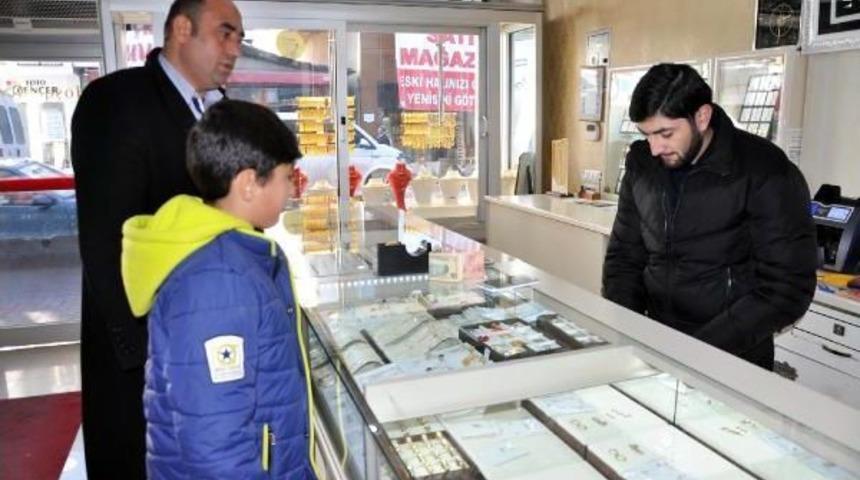 D&ouml;viz Aldığı Okul Har&ccedil;lığını Tl'ye &Ccedil;evirdi