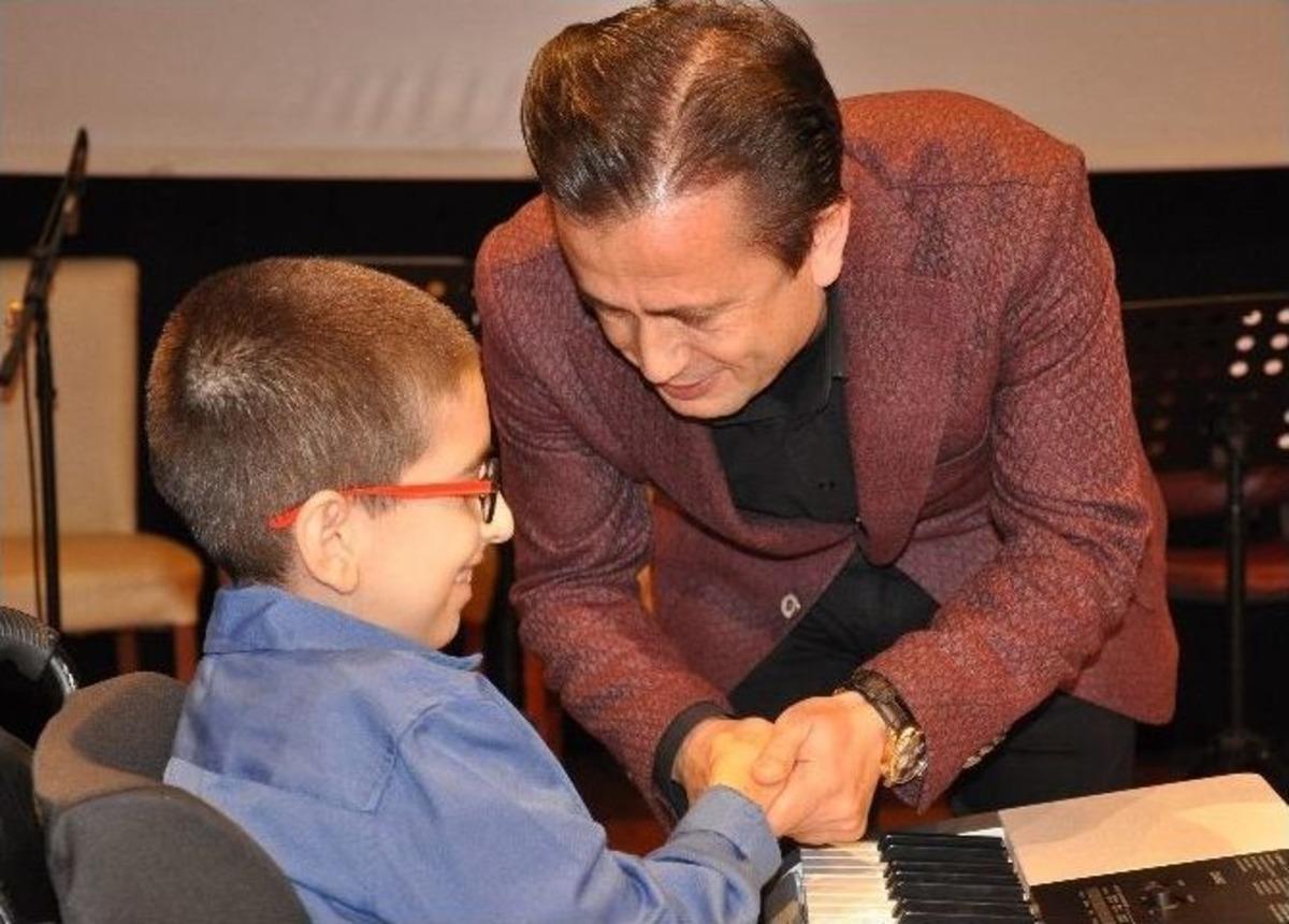 &rsquo;&ouml;zel&rsquo; &Ccedil;ocukların G&ouml;sterisine İzleyenlerden Tam Not