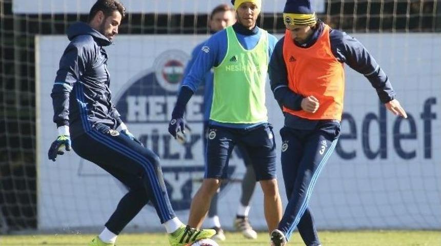 Fenerbah&ccedil;e&rsquo;de Feyenoord Mesaisi S&uuml;rd&uuml;