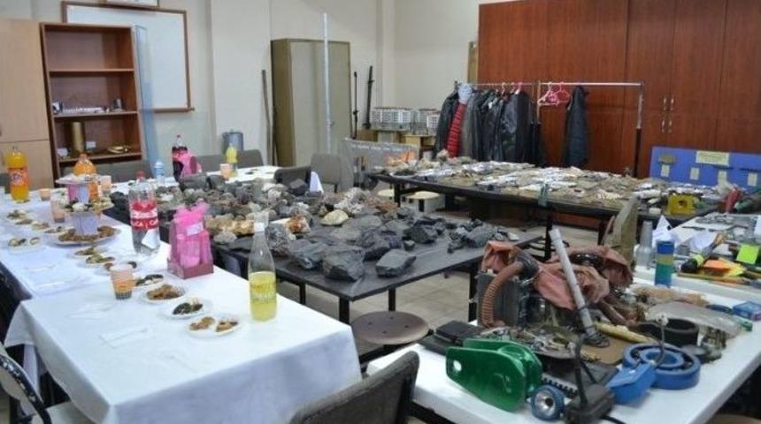 Be&uuml;&rsquo;de D&uuml;nya Madenciler G&uuml;n&uuml; Nedeniyle Madencilik &Uuml;r&uuml;nleri Sergisi A&ccedil;ıldı